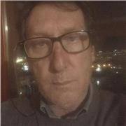 Diploma di chitarra classica al conservatorio, in più insegno chiamare jazz, ritmica, blues etc etc etc…